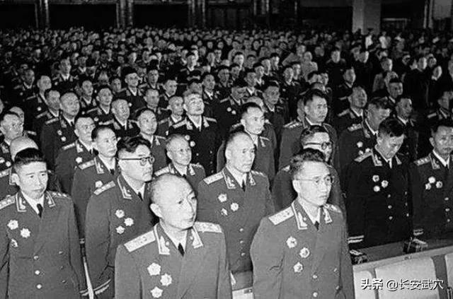 聂荣臻元帅有多厉害？战争三十年从未负伤，被称为福将
