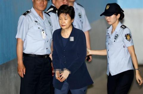 朴槿惠今年第3次因病狱外住院(朴槿惠累计获刑22年最晚87岁出狱)