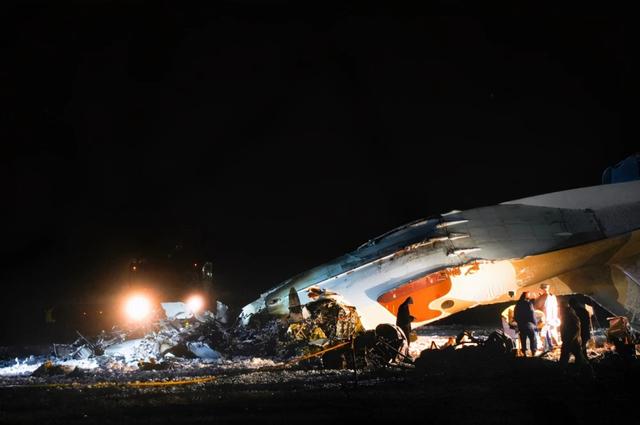 俄罗斯一架飞机坠海 28人全部遇难(俄罗斯一架飞机坠海 28人全部遇难一)