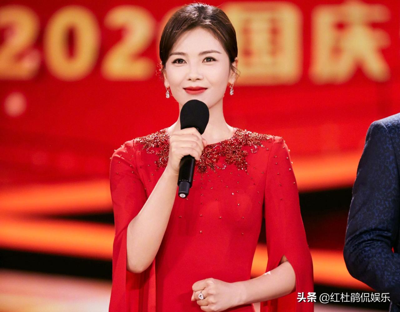 刘涛主持国庆晚会网友评价两极分化，有人对明星跨界主持直言不讳