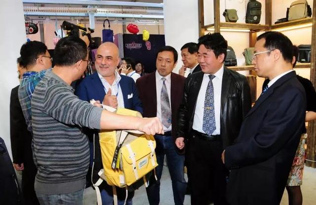 “品牌之都 展贸全球”第十五届中国（狮岭）皮革皮具节正式开幕