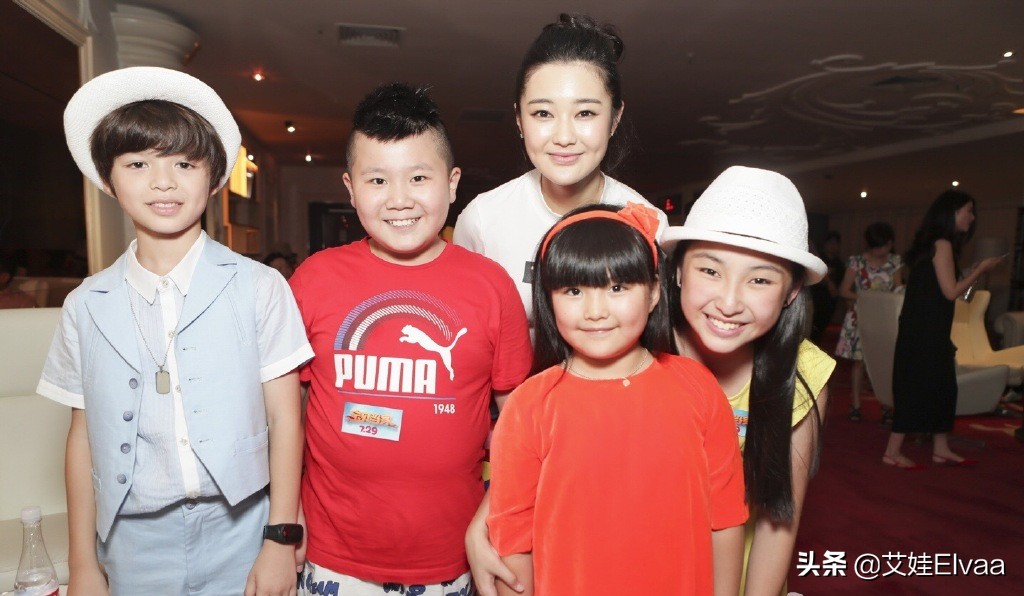11岁王诗龄比妈妈还奢侈，穿4500T恤跳舞，肉嘟嘟身材太像李湘