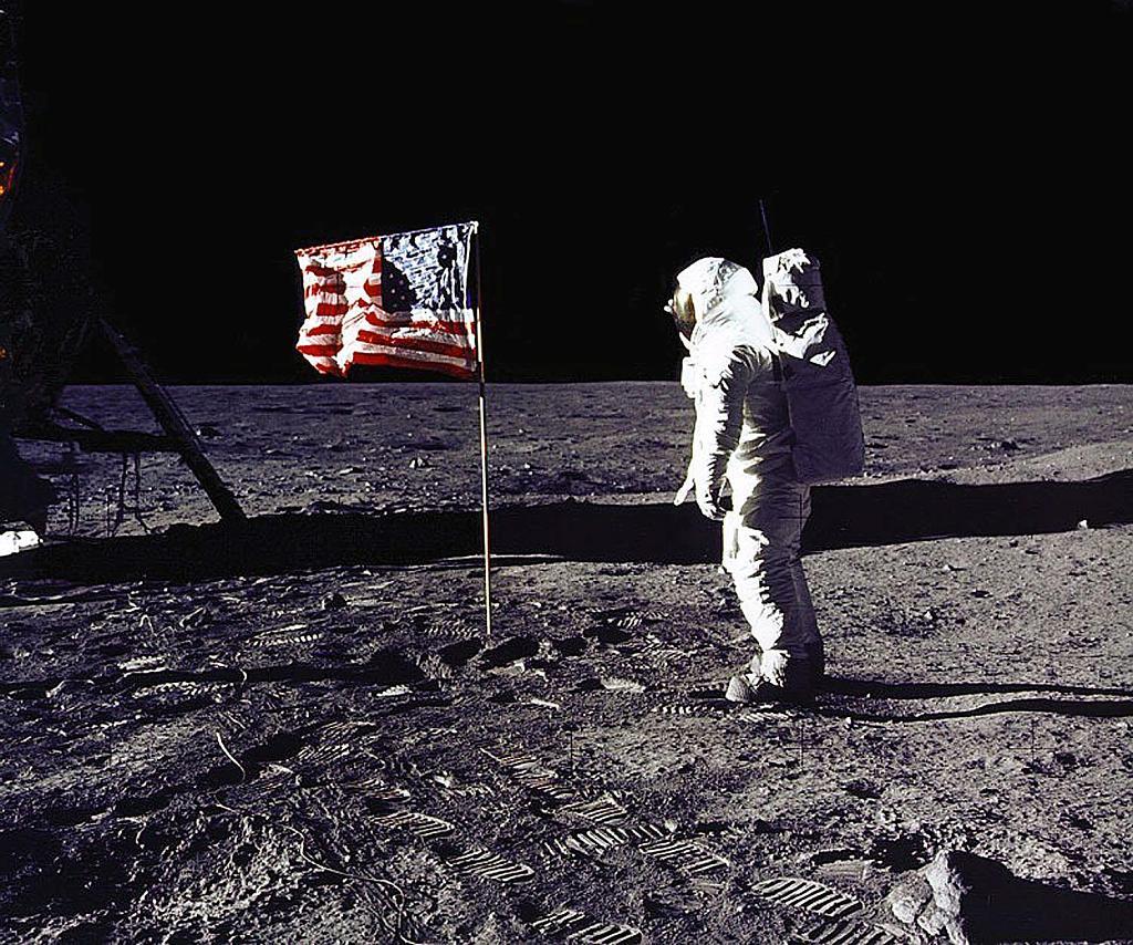 52年前美国阿波罗登月，究竟是骗局还是伟大创举？嫦娥五号已证明