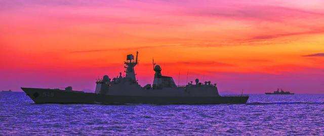 中外镜头下的中国海军各型主力战舰