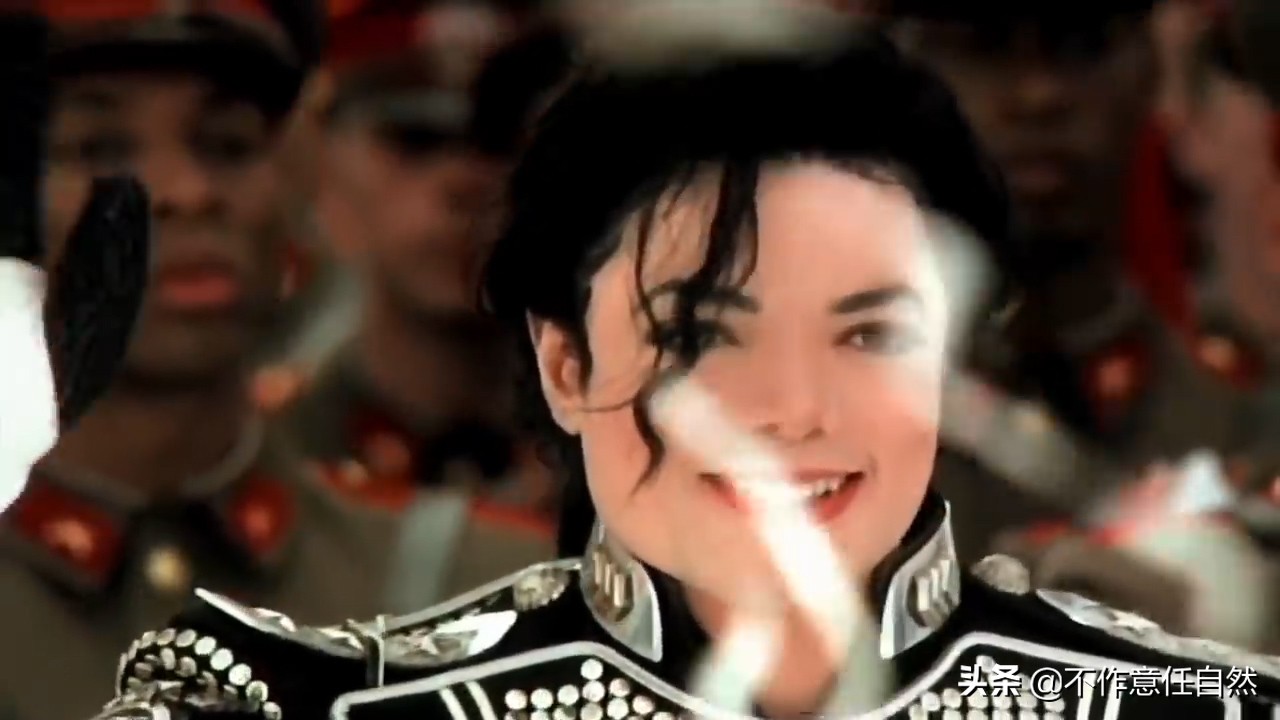 迈克杰克逊的脸是怎么从黑变白的呢？漂白？白癜风？晒伤？
