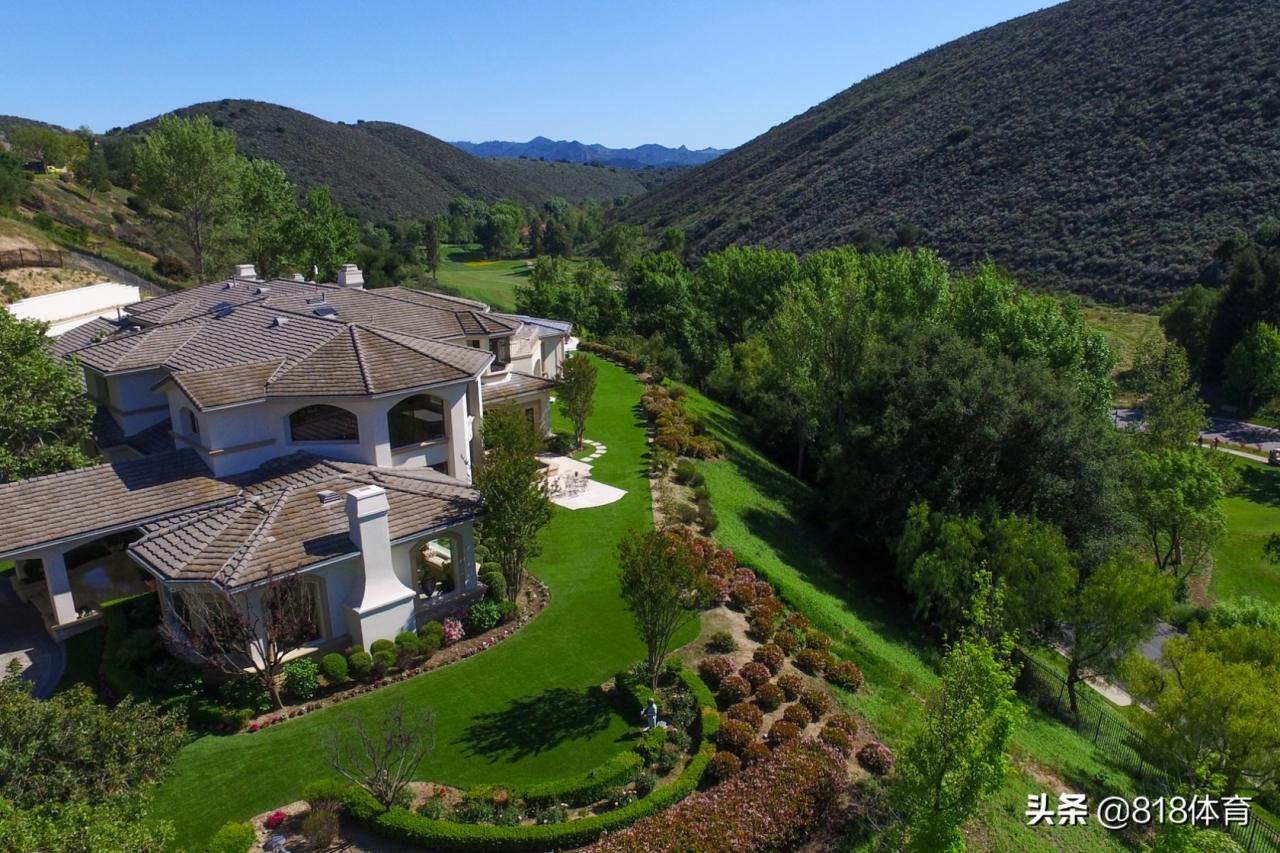 浓眉800万美元卖洛杉矶豪宅!带高尔夫球场占地1万平,泳池造价百万