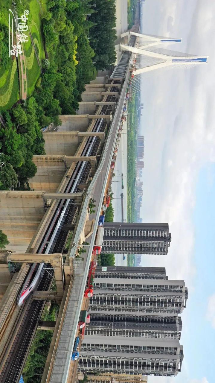 万里长江，有多少座桥？