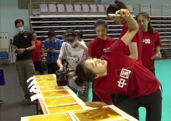 中国女排在日本夺第一个世界冠军，40年后的东京奥运会，志在冲击第十一冠