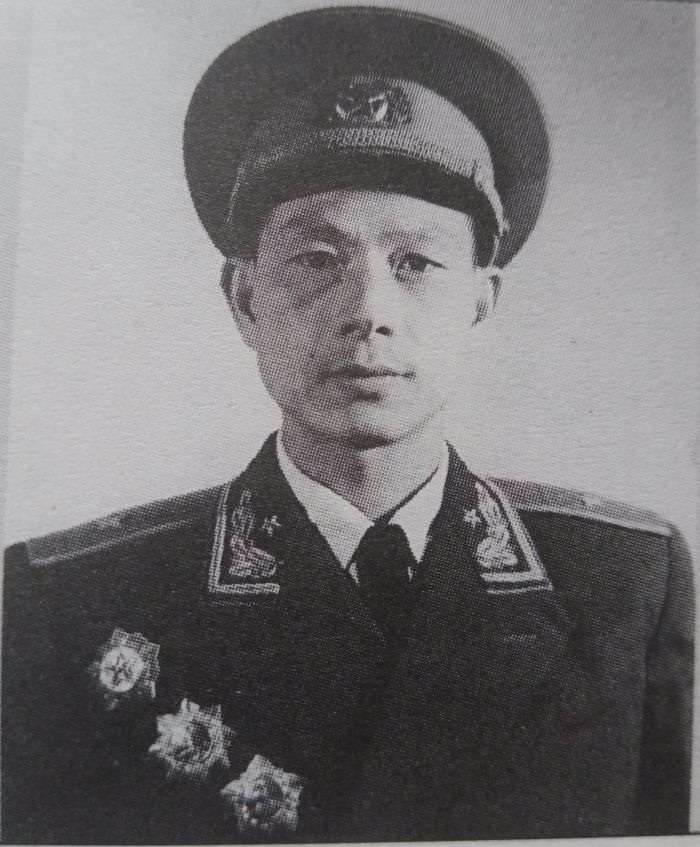 55年9月南京军区政工干部授衔大校以上人员的级别、薪金与勋章