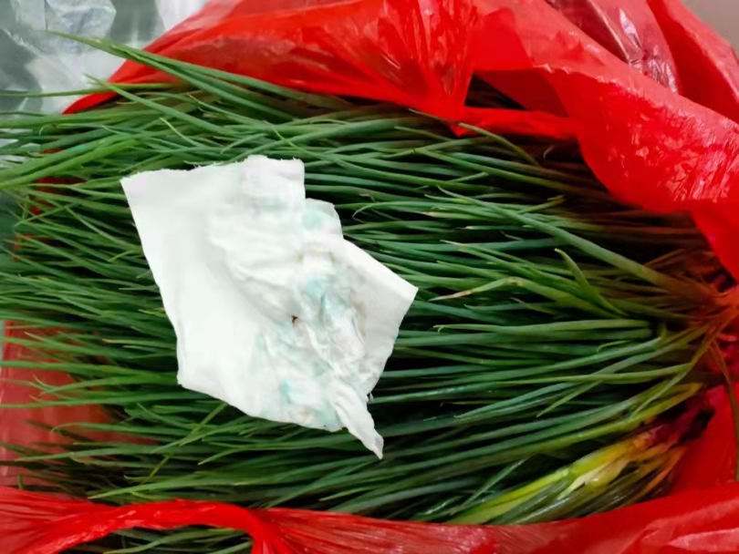 农药残留均超标！深圳发现四十余斤“掉色葱”