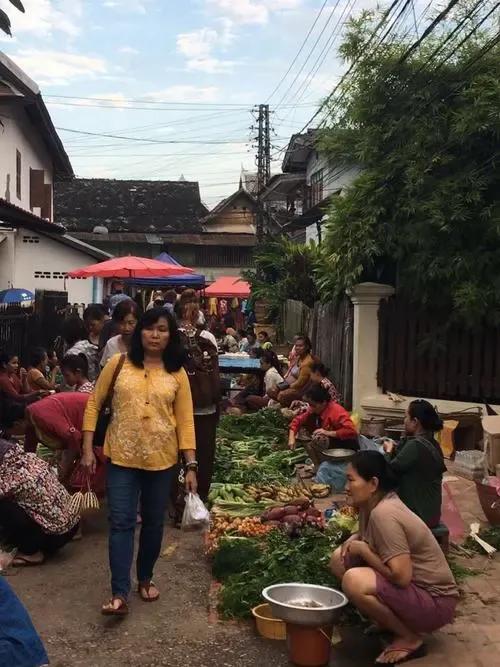 老挝首都万象，像我国的五线城市吗？带你看看真实的万象