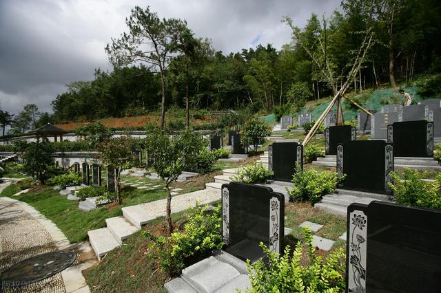 国家出台2021年殡葬新规有没有规定离村民居住区多少米？国家出台2021年殡葬新规